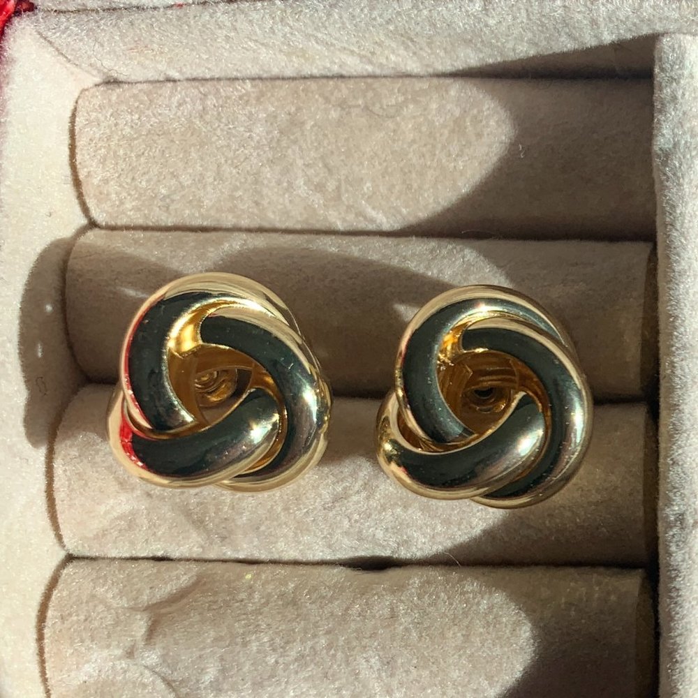 Gold knot earrings - small